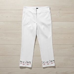 Jones New York White Cropped Pants with Floral Detail
